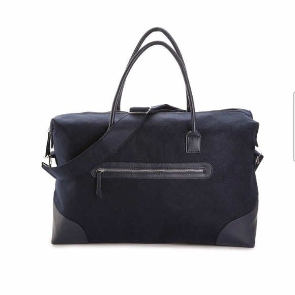 ♻️Reposted New DSW navy felt weekender bag for your traveling - Picture 3 of 14